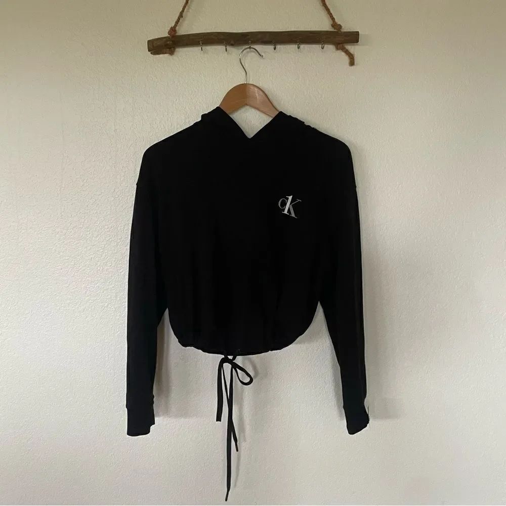 Calvin Klein cropped hoodie